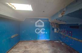 3 Bedrooms Ruin with Rehabilitation Potential