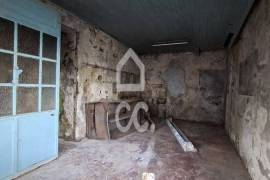 3 Bedrooms Ruin with Rehabilitation Potential