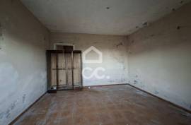 3 Bedrooms Ruin with Rehabilitation Potential