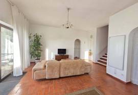 Albufeira, 3 Bedroom Villa with Pool and Sea Views