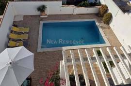 Albufeira, 3 Bedroom Villa with Pool and Sea Views