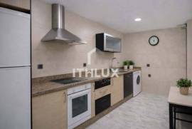 Central apartment for sale in Hernán Cortés, 3 bedrooms with elevator