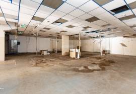 Shop with 755 m2 consisting of 2 floors located on Rua Maria Andrade in the Center of Lisbon Shop with 755 m2 consisting of 2 floors located on Rua Maria Andrade in the Center of Lisbon