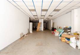 Shop with 755 m2 consisting of 2 floors located on Rua Maria Andrade in the Center of Lisbon Shop with 755 m2 consisting of 2 floors located on Rua Maria Andrade in the Center of Lisbon