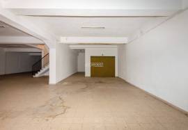 Shop with 755 m2 consisting of 2 floors located on Rua Maria Andrade in the Center of Lisbon Shop with 755 m2 consisting of 2 floors located on Rua Maria Andrade in the Center of Lisbon