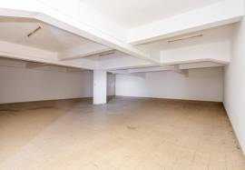 Shop with 755 m2 consisting of 2 floors located on Rua Maria Andrade in the Center of Lisbon Shop with 755 m2 consisting of 2 floors located on Rua Maria Andrade in the Center of Lisbon