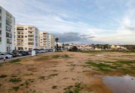 Plot of land with 529 m2 for the construction of a detached house located in a new urbanization in Lagoa