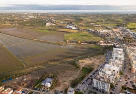 Plot of land with 529 m2 for the construction of a detached house located in a new urbanization in Lagoa