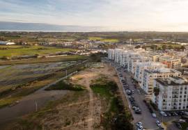 Plot of land with 486 m2 for the construction of a detached house located in a new urbanization in Lagoa