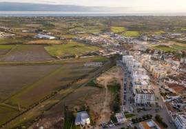 Plot of land with 486 m2 for the construction of a detached house located in a new urbanization in Lagoa