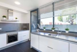 3-Bedroom Duplex Apartment with Pool in an Exclusive Condominium – Vilamoura