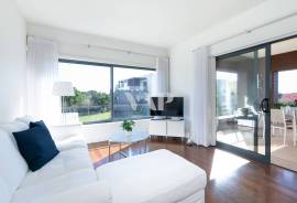 3-Bedroom Duplex Apartment with Pool in an Exclusive Condominium – Vilamoura