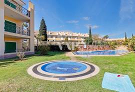 1 bedroom apartment in a gated community with swimming pool in Vilamoura