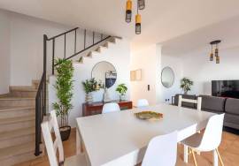 Renovated 3-Bedroom Villa With Pool - Montinhos da Luz