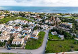 Renovated 3-Bedroom Villa With Pool - Montinhos da Luz