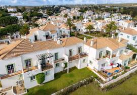 Spacious 3 Bed Townhouse in Golf Santo António Resort, Budens with Sea & Countryside Views