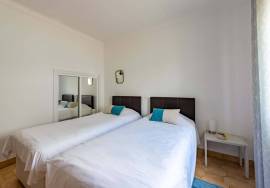 Spacious 3 Bed Townhouse in Golf Santo António Resort, Budens with Sea & Countryside Views