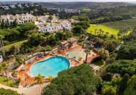 Spacious 3 Bed Townhouse in Golf Santo António Resort, Budens with Sea & Countryside Views