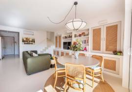 Fantastic townhouse for sale in Meia da Praia