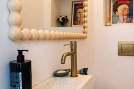 Fantastic townhouse for sale in Meia da Praia