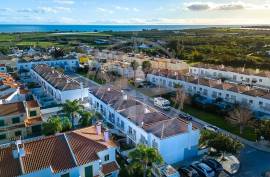 Manta Rota 2 Bedroom Beach Townhouse with Patio