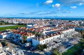 Manta Rota 2 Bedroom Beach Townhouse with Patio