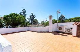 Exclusive 3 bedroom Resort Villa with Private Pool in Pedras da Rainha, Cabanas