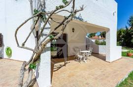 Exclusive 3 bedroom Resort Villa with Private Pool in Pedras da Rainha, Cabanas