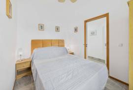 Tavira centre 3 bedroom townhouse with large sun terraces