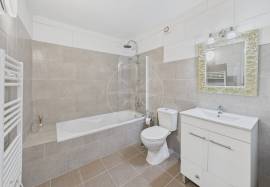 Tavira centre 3 bedroom townhouse with large sun terraces