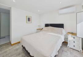 Tavira centre 3 bedroom townhouse with large sun terraces