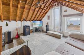 Tavira centre 3 bedroom townhouse with large sun terraces