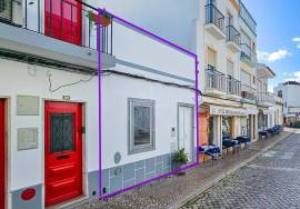 Tavira centre 3 bedroom townhouse with large sun terraces