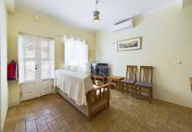 3 Bedroom Traditional Townhouse with Sun Terrace in Tavira