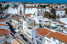 3 Bedroom Traditional Townhouse with Sun Terrace in Tavira