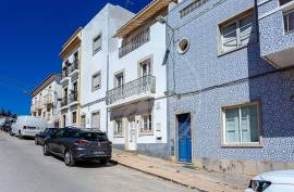 3 Bedroom Traditional Townhouse with Sun Terrace in Tavira