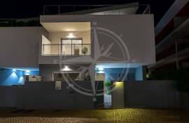 Contemporary 3 bed Villa with Pool & Mediterranean Garden in Tavira centre