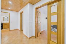 Tavira centre 3 bed apartment with garage & private sun roof terrace