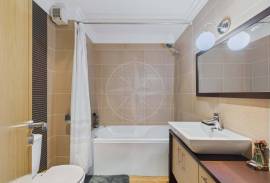 Tavira centre 3 bed apartment with garage & private sun roof terrace