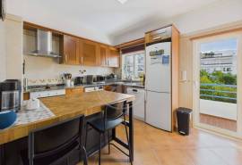 Tavira centre 3 bed apartment with garage & private sun roof terrace