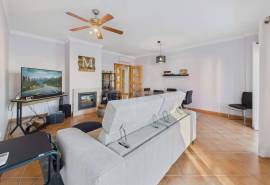 Tavira centre 3 bed apartment with garage & private sun roof terrace