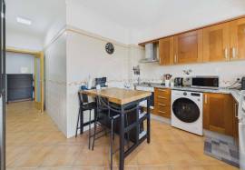 Tavira centre 3 bed apartment with garage & private sun roof terrace