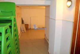 Shop / Multipurpose Space in the Heart of Albufeira