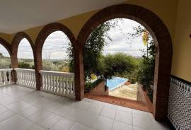 Cerca del Pueblo Country Property