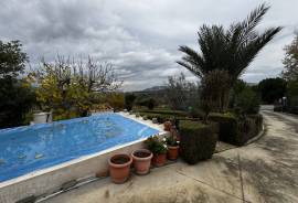 Cerca del Pueblo Country Property