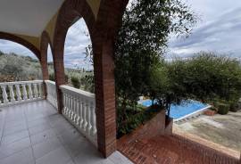 Cerca del Pueblo Country Property