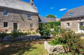 Luxury 12 Bed Estate For Sale In Scaer Brittany