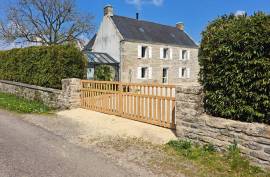 Luxury 12 Bed Estate For Sale In Scaer Brittany