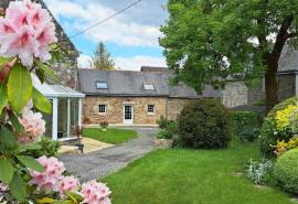 Luxury 12 Bed Estate For Sale In Scaer Brittany