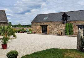 Luxury 12 Bed Estate For Sale In Scaer Brittany